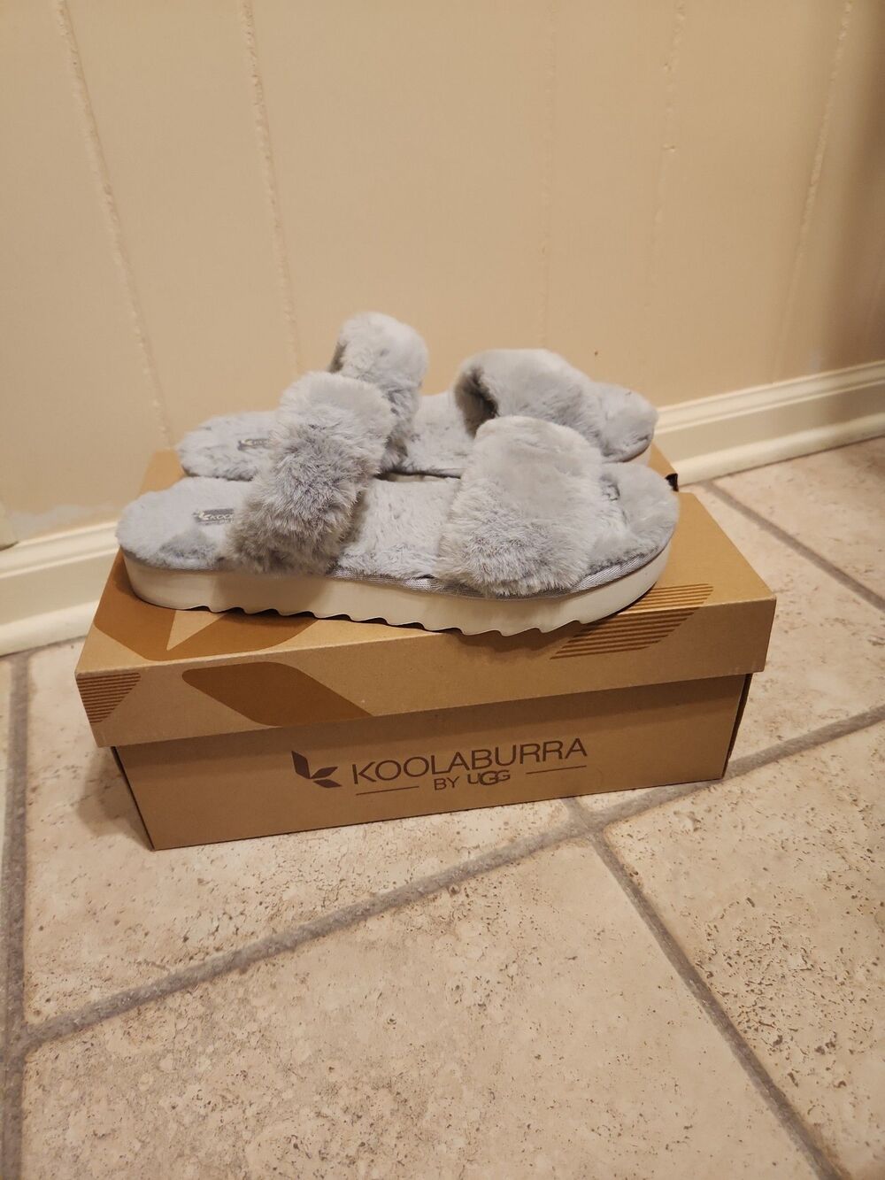 Koolaburra by UGG "Fuzz-On Cheetah"  Slip-on Slippers in Light Gray Size 10